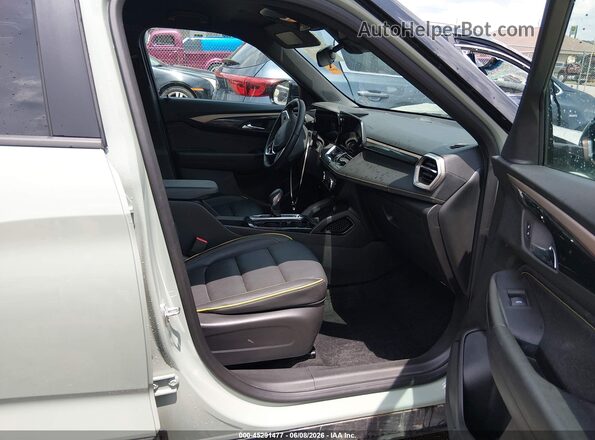 KL79MSSLXTB011334 2026 CHEVROLET TRAILBLAZER Зеленый Вид салона спереди