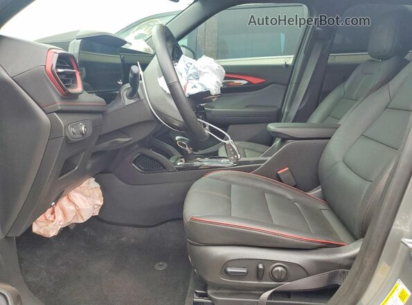 KL79MTSL4RB063881 2024 CHEVROLET TRAILBLAZER Gray Vista interior delantera