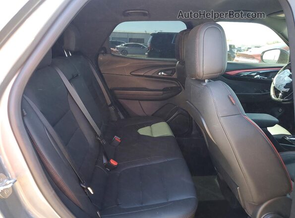 KL79MTSL4RB063881 2024 CHEVROLET TRAILBLAZER Gray Vista interior trasera