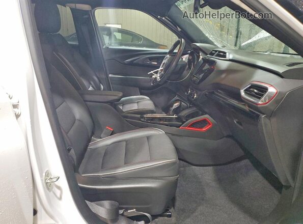 KL79MTSL8MB070339 2021 CHEVROLET TRAILBLAZER White Front interior view
