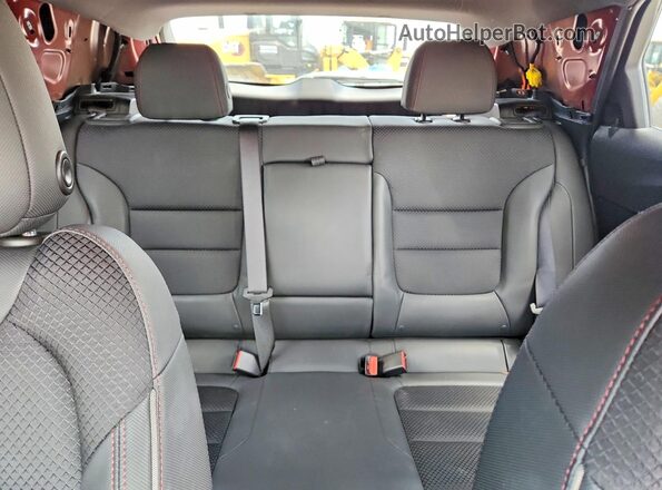 KL79MTSLXPB015296 2023 CHEVROLET TRAILBLAZER Red Vista de los asientos traseros