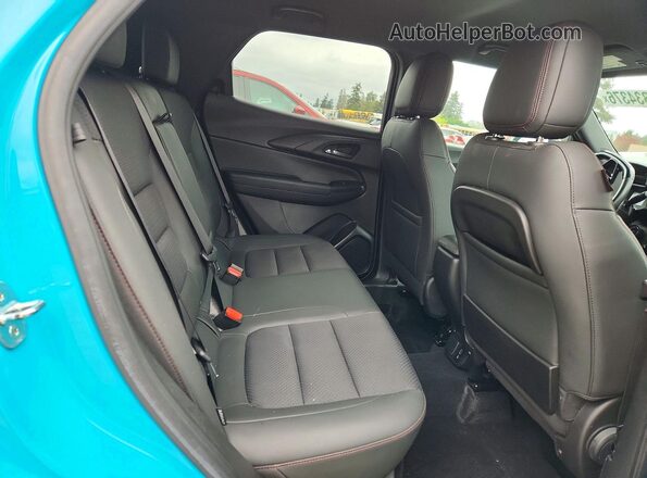 KL79MUSL1MB157909 2021 CHEVROLET TRAILBLAZER Turquoise Rear interior view