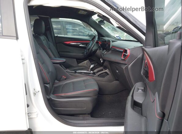 KL79MUSL4RB132266 2024 CHEVROLET TRAILBLAZER White Widok wnętrza z przodu