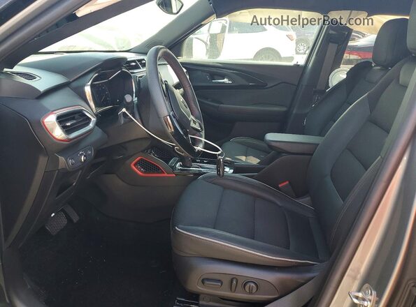 KL79MUSL5PB022114 2023 CHEVROLET TRAILBLAZER Gray წინა სალონის ხედი