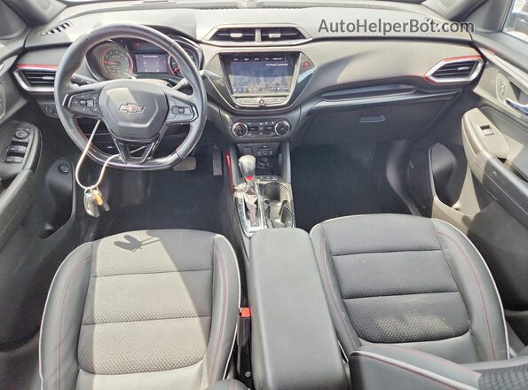 KL79MUSL8PB217236 2023 CHEVROLET TRAILBLAZER Red Vista del salpicadero