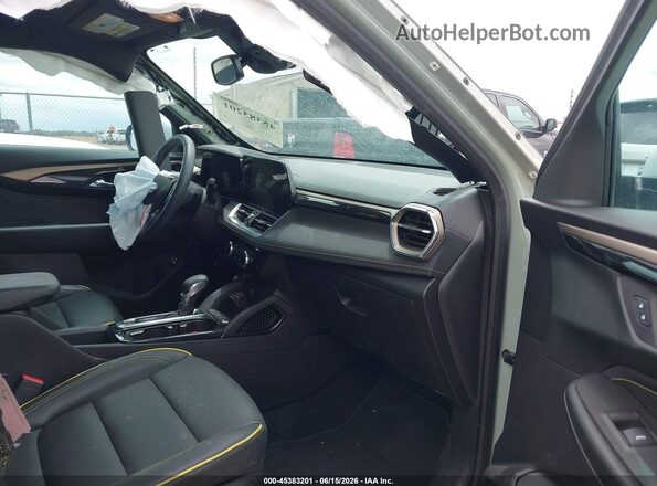 KL79MVSL1SB068974 2025 CHEVROLET TRAILBLAZER Green Front interior view