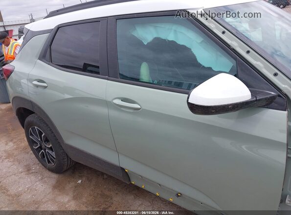 KL79MVSL1SB068974 2025 CHEVROLET TRAILBLAZER Green Rear interior view