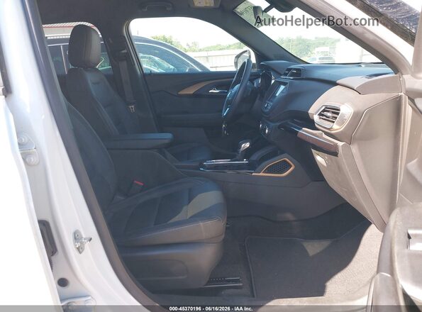 KL79MVSL8PB070535 2023 CHEVROLET TRAILBLAZER Белый Вид салона спереди