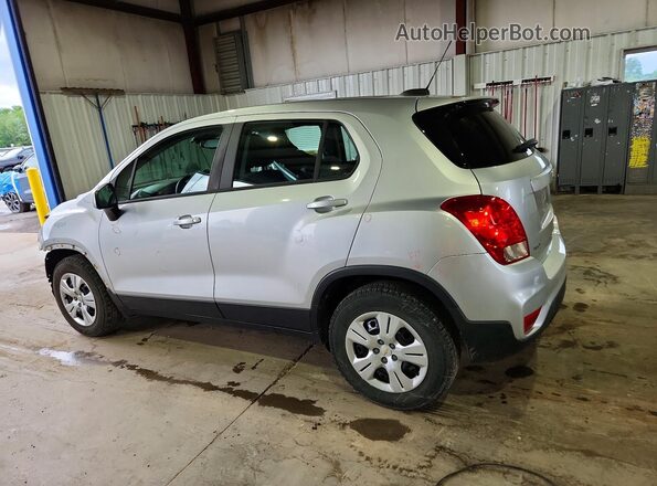KL7CJKSB2JB594761 2018 CHEVROLET TRAX Silver 