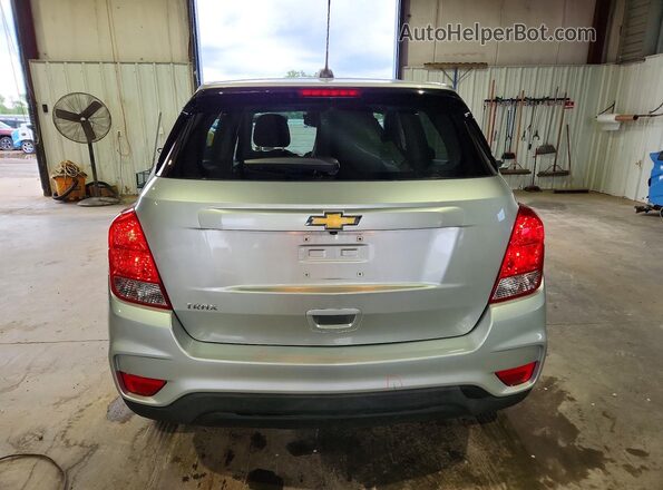 KL7CJKSB2JB594761 2018 CHEVROLET TRAX Silver 