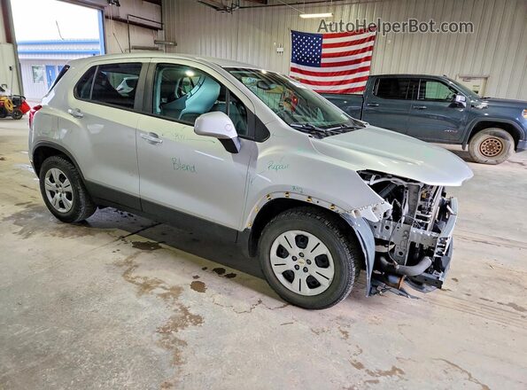 KL7CJKSB2JB594761 2018 CHEVROLET TRAX Silver 