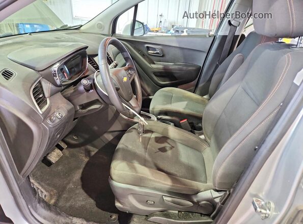 KL7CJKSB2JB594761 2018 CHEVROLET TRAX Silver 