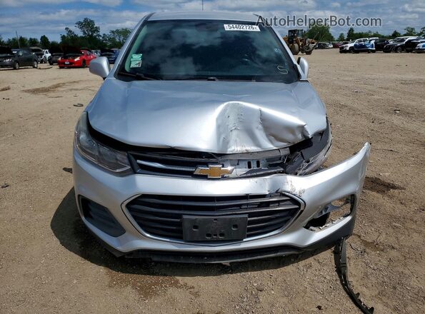 KL7CJKSB4JB624164 2018 CHEVROLET TRAX Silver Вид спереду
