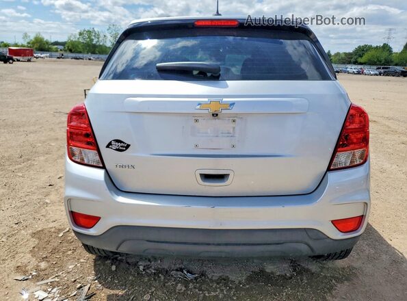 KL7CJKSB4JB624164 2018 CHEVROLET TRAX Silver Вид ззаду