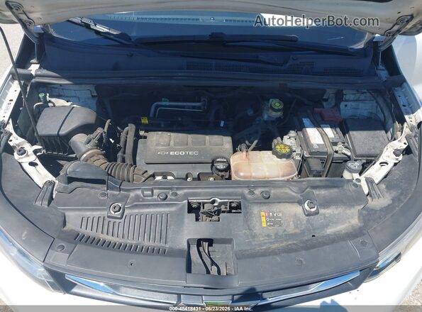 KL7CJKSB4LB063676 2020 CHEVROLET TRAX White Rear view