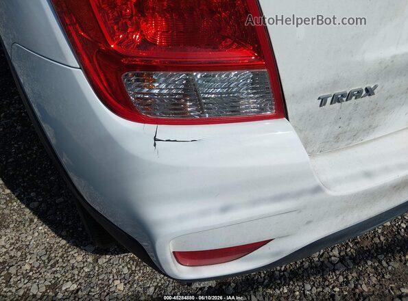 KL7CJKSB5HB126467 2017 CHEVROLET TRAX Белый Вид спереди