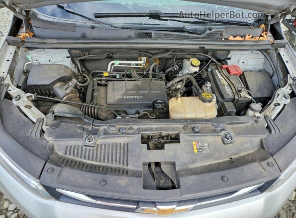 KL7CJKSB5JB734978 2018 CHEVROLET TRAX Silver Engine compartment view