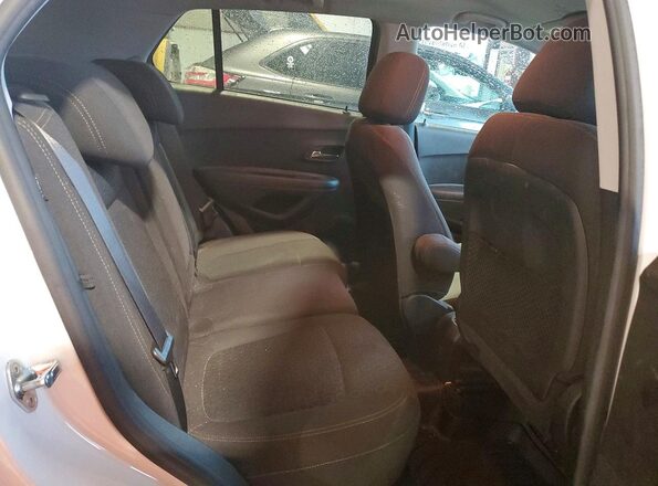 KL7CJKSB5LB328329 2020 CHEVROLET TRAX White Вид задньої частини салону