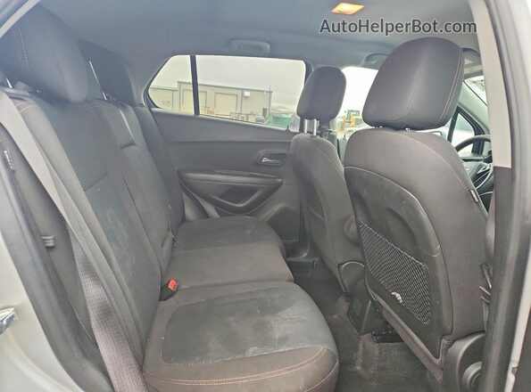 KL7CJKSB6LB313676 2020 CHEVROLET TRAX Silver უკანა სალონის ხედი