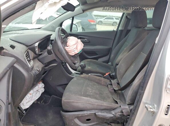KL7CJKSB7HB174357 2017 CHEVROLET TRAX Silver წინა სალონის ხედი