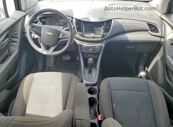 KL7CJKSB7JB595422 2018 CHEVROLET TRAX Silver Առջևի վահանակի տեսք