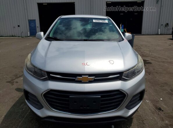 KL7CJKSB7JB595422 2018 CHEVROLET TRAX Silver Դիմացի տեսք