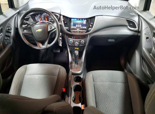 KL7CJKSB7JB602644 2018 CHEVROLET TRAX Silver წინა პანელის ხედი