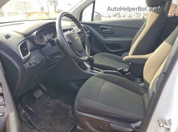 KL7CJKSB7MB329726 2021 CHEVROLET TRAX White Սալոնի դիմացի տեսք