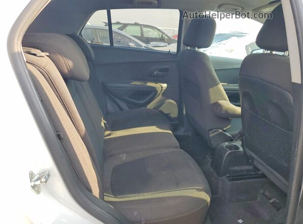 KL7CJKSB7MB329726 2021 CHEVROLET TRAX White Հետևի նստատեղերի տեսք