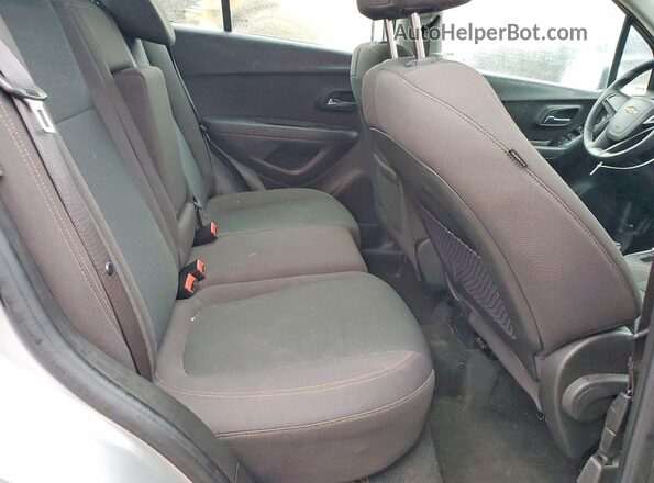 KL7CJKSB8HB258350 2017 CHEVROLET TRAX Silver Սալոնի հետևի տեսք