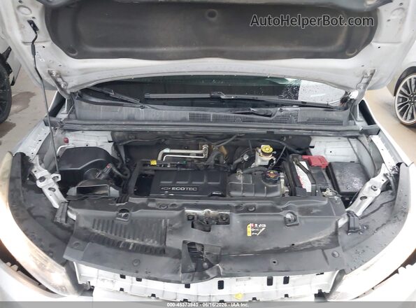 KL7CJKSB8JB632882 2018 CHEVROLET TRAX Silver Vista trasera