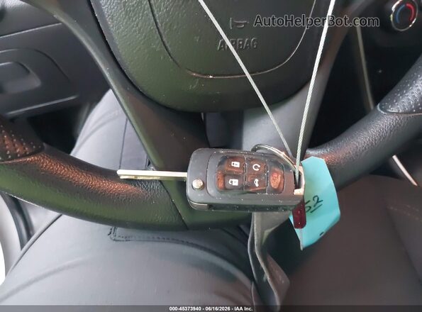 KL7CJKSB8JB632882 2018 CHEVROLET TRAX Silver Vista del salpicadero