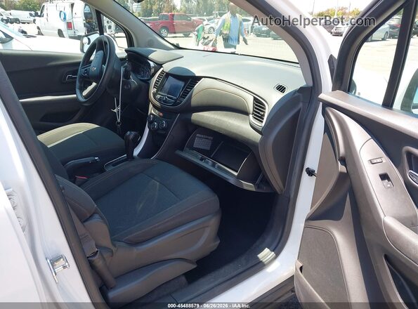 KL7CJKSB9LB060000 2020 CHEVROLET TRAX White Вид салону спереду