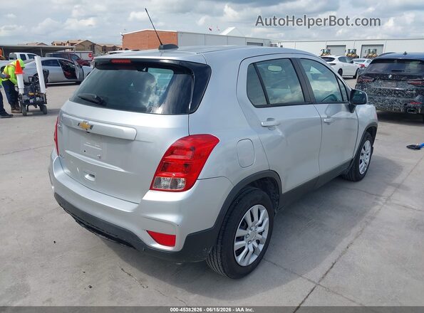 KL7CJKSBXJB555917 2018 CHEVROLET TRAX Silver Задня права чверть