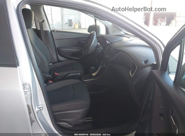 KL7CJKSBXJB720686 2018 CHEVROLET TRAX Silver 