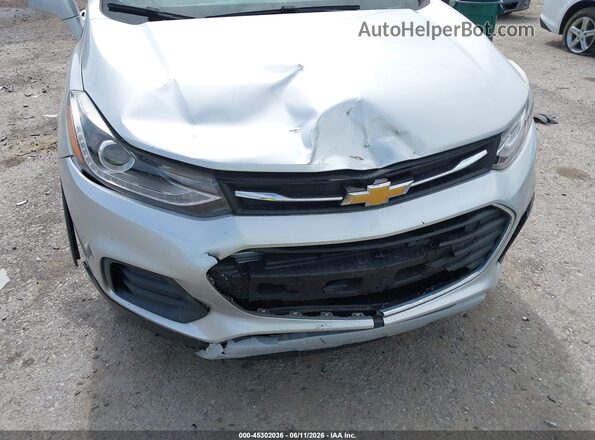 KL7CJLSB0HB134384 2017 CHEVROLET TRAX Silver Front view