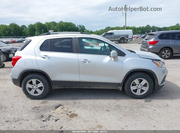 KL7CJLSB0HB134384 2017 CHEVROLET TRAX Silver Rear interior view