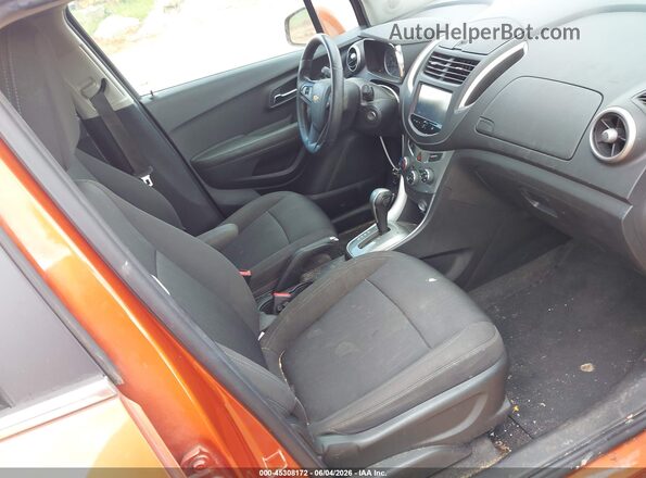 KL7CJLSB1GB710272 2016 CHEVROLET TRAX Orange Widok wnętrza z przodu