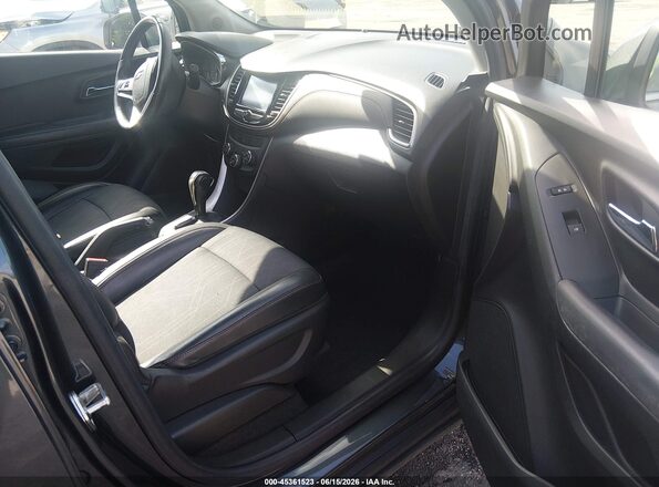 KL7CJLSB1HB150562 2017 CHEVROLET TRAX Gray Widok wnętrza z przodu