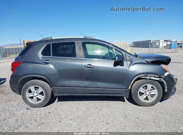 KL7CJLSB1JB616786 2018 CHEVROLET TRAX Gray Vista interior trasera