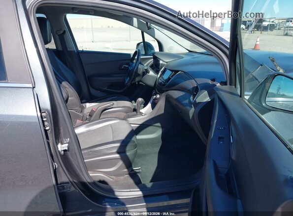 KL7CJLSB1JB616786 2018 CHEVROLET TRAX Gray Vista interior delantera