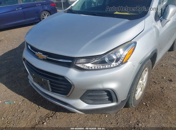 KL7CJLSB1LB010343 2020 CHEVROLET TRAX Silver Widok z przodu
