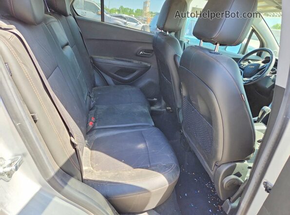 KL7CJLSB1MB310045 2021 CHEVROLET TRAX Silver Սալոնի հետևի տեսք