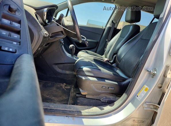 KL7CJLSB1MB310045 2021 CHEVROLET TRAX Silver Սալոնի դիմացի տեսք