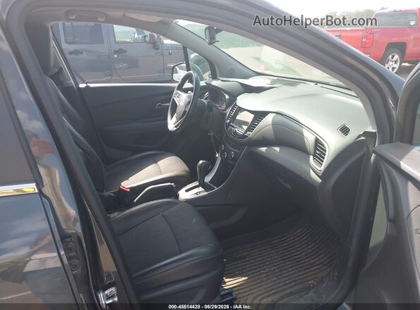 KL7CJLSB2JB675636 2018 CHEVROLET TRAX Gray წინა სალონის ხედი