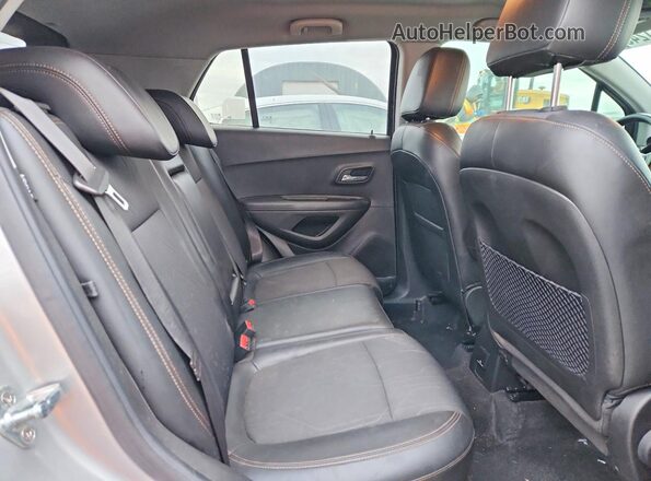 KL7CJLSB2KB848752 2019 CHEVROLET TRAX Silver Rear seats view