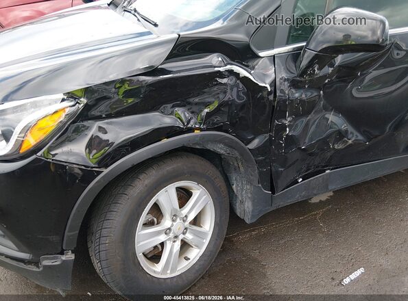 KL7CJLSB2LB027345 2020 CHEVROLET TRAX Black Front view