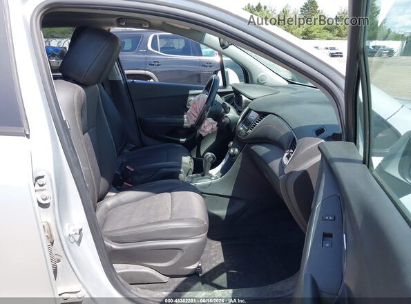 KL7CJLSB3MB330443 2021 CHEVROLET TRAX Silver Front interior view