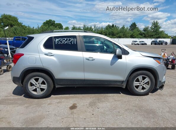 KL7CJLSB3MB330443 2021 CHEVROLET TRAX Silver Rear interior view