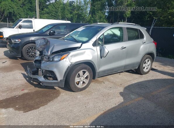 KL7CJLSB4JB579605 2018 CHEVROLET TRAX Silver Առջևի ձախ երեք քառորդ տեսարան